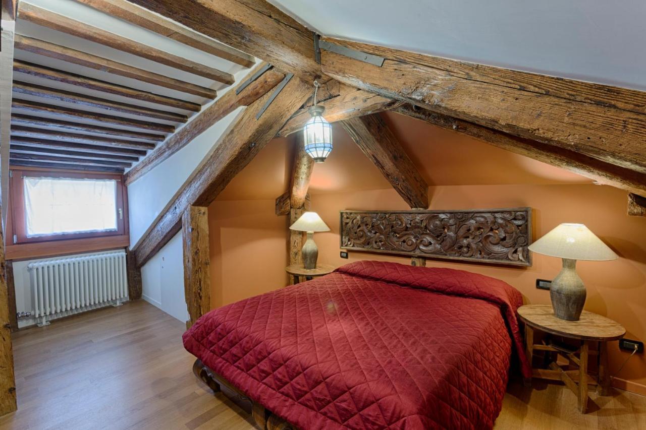 Standard Double Room - Attic,743987200:JPEG